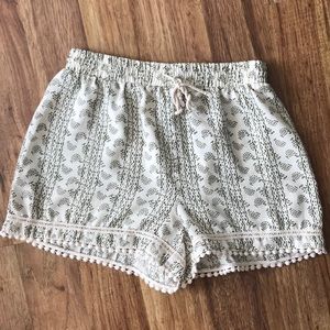 Cute flowy shorts from About A Girl🌿💚
